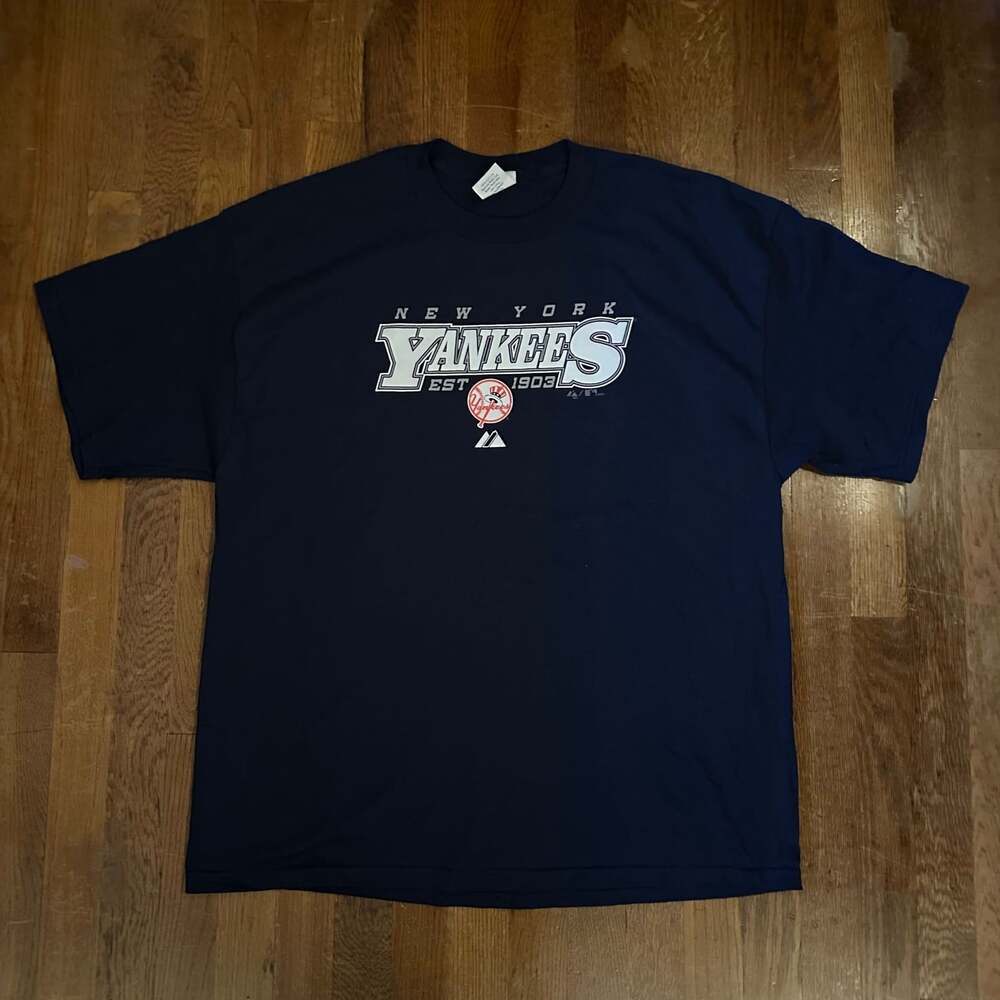 Vintage 90s New York Yankees MLB Nutmeg Mills Graphic T-Shirt